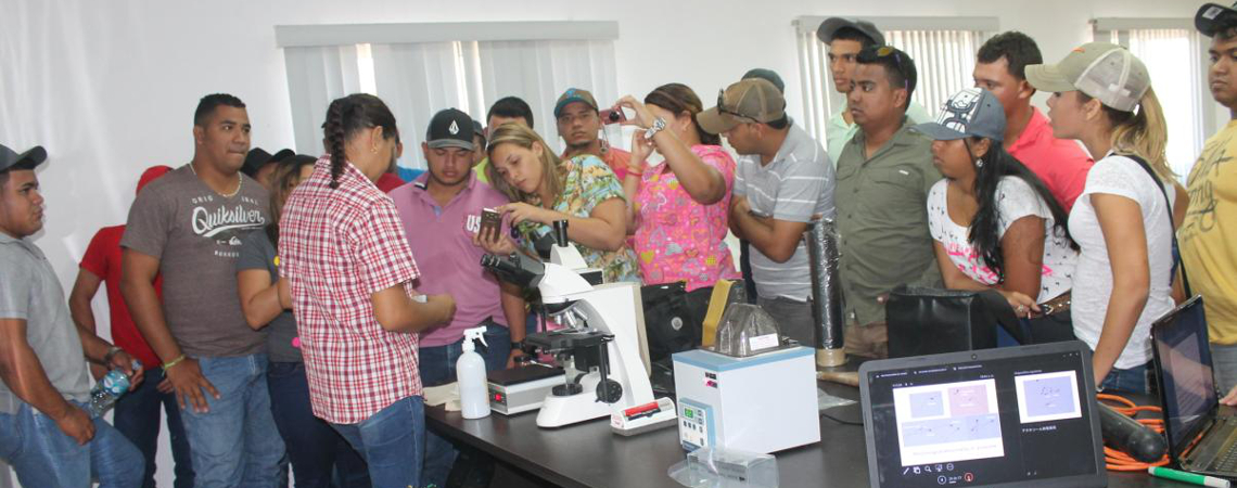 Laboratorio de biotecnología animal del IDIAP apoya educación