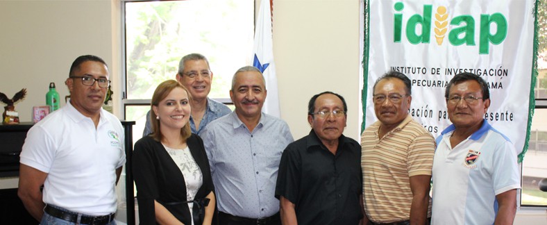 Director General de IDIAP recibe a profesionales de la comarca Guna Yala