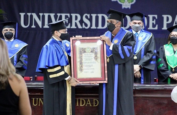 DOCTORADO HONORIS CAUSA PARA EL INGENIERO ROMÁN GORDÓN MENDOZA.