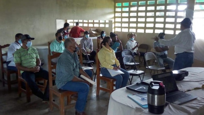 GANADEROS SON CAPACITADOS SOBRE MANEJO DE PASTURAS Y LEGUMINOSAS