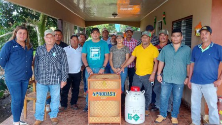 ENTREGA DE 30 PAJUELAS DE SEMEN DE ALTA GENÉTICA A LA ASOCIACIÓN DE PRODUCTORES AGROPECUARIOS DE SAN ANDRÉS
