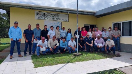 CLAUSURA DE CURSO INTENSIVO EN NUEVAS TÉCNICAS BOVINAS