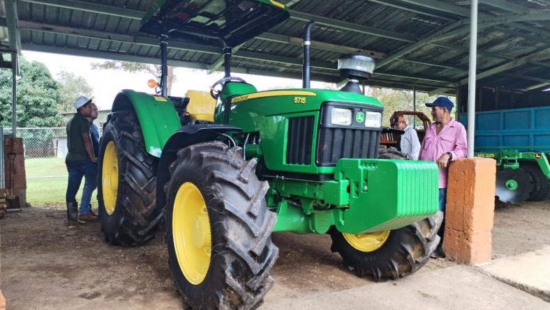 IDIAP RECIBE NUEVOS EQUIPOS AGRÍCOLAS