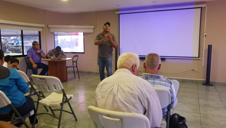 PROFESIONALES PECUARIOS DEL IDIAP SE REUNEN CON GREMIOS PRODUCTORES DE CARNE Y LECHE