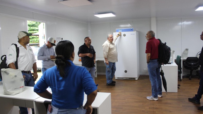 OIRSA REALIZA VISITA AL LABORATORIO DE ENTOMOLOGÍA DEL IDIAP