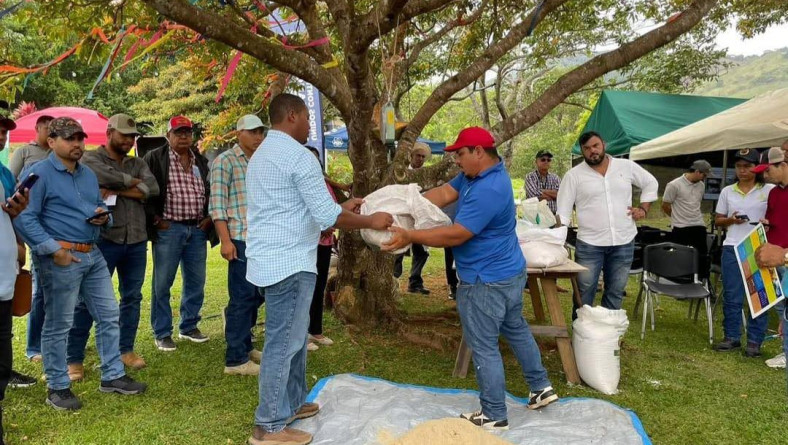 IDIAP PARTICIPÓ DEL DÍA DE CAMPO «ALTERNATIVAS EFICIENTES PARA UNA GANADERÍA SOSTENIBLE»