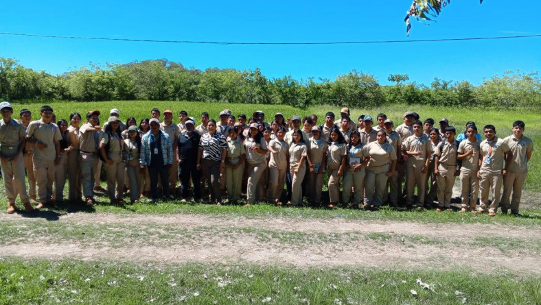 ESTUDIANTES REALIZAN VISITA EDUCATIVA AL CENTRO DE RECURSOS GENÉTICOS DE RÍO HATO
