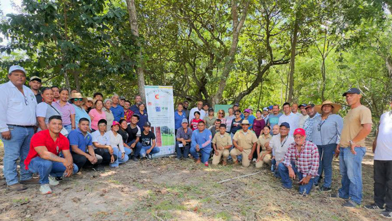 DÍA DE CAMPO DEL PROY. FORTALECIMIENTO DE CAPACIDADES I+P+P PARA RESTAURAR SUELOS DEGRADADOS