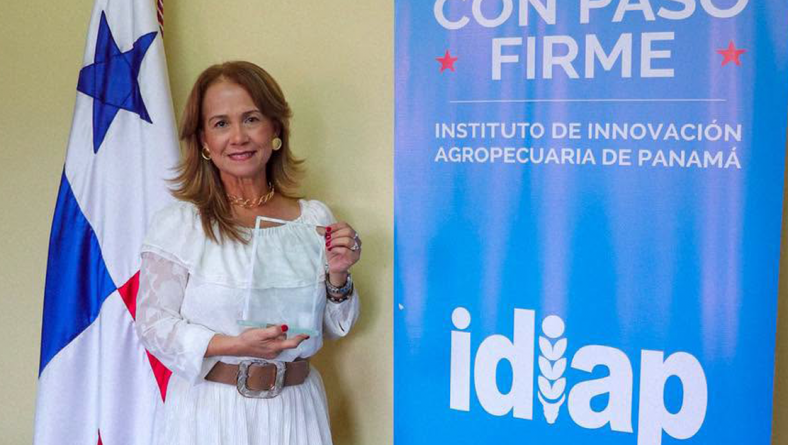 IDIAP RECIBE RECONOCIMIENTO DE PARTE DE INDICASAT AIP