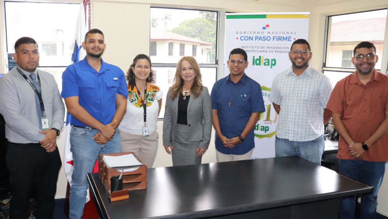 DIRECTORA GENERAL DEL IDIAP DIO LA BIENVENIDA A LOS BECARIOS DE LA SENACYT