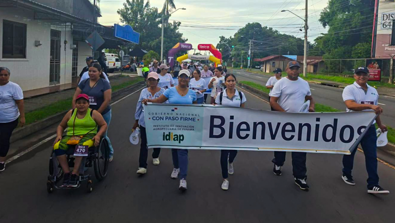 IDIAP PARTICIPÓ EN LA CAMINATA INTERINSTITUCIONAL Y FAMILIAR EN CHIRIQUÍ