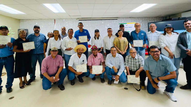 EN EL CENTRO DE INNOVACIÓN AGROPECUARIA DE DIVISA SE REALIZÓ UNA JORNADA TÉCNICA PARA DESTACAR LOS AVANCES E INNOVACIONES DE LOS LABORATORIOS